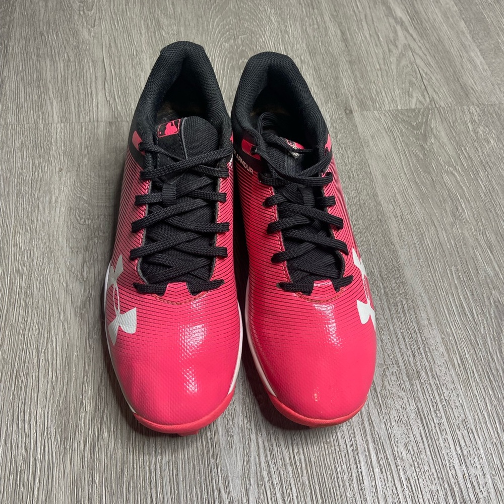Under Armour Leadoff Cleats Boys Size 4Y Pink Preowned